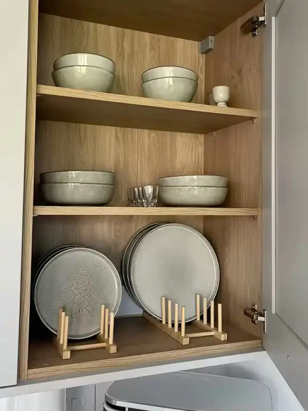مدل چیدمان داخل کابینت ظروف