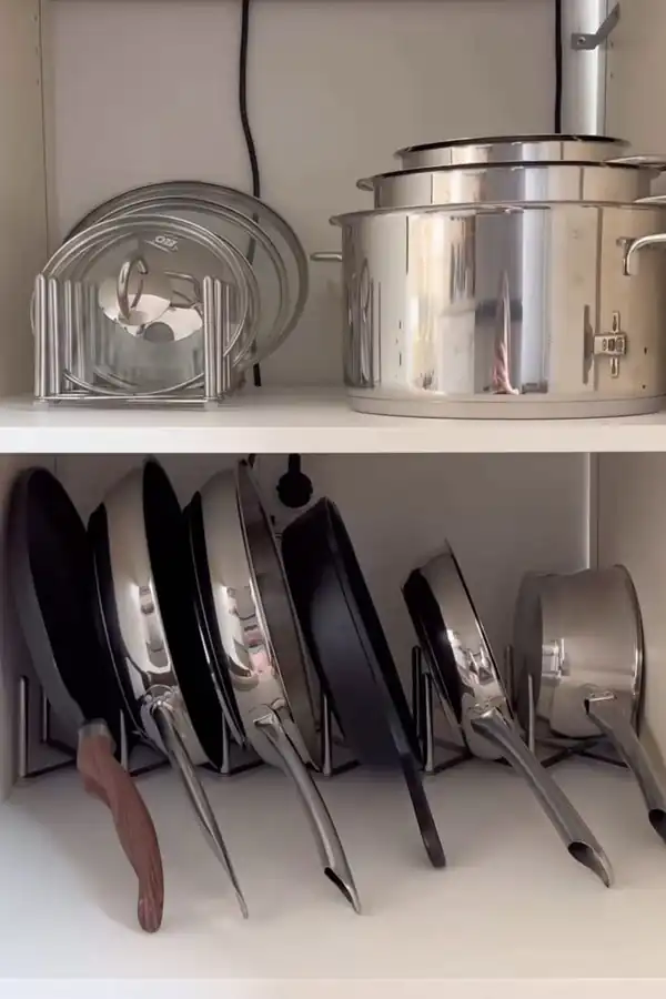 مدل چیدمان داخل کابینت ظروف
