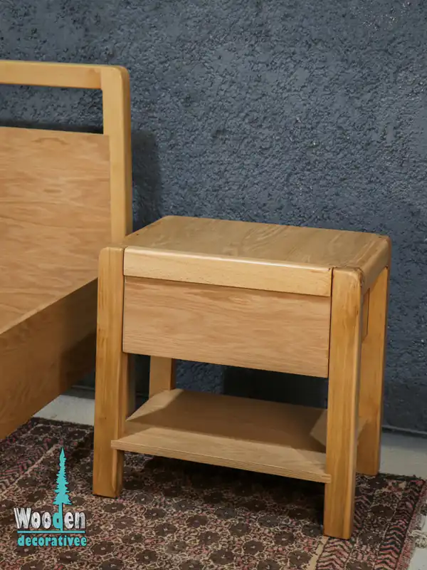 میز عسلی کنار تخت