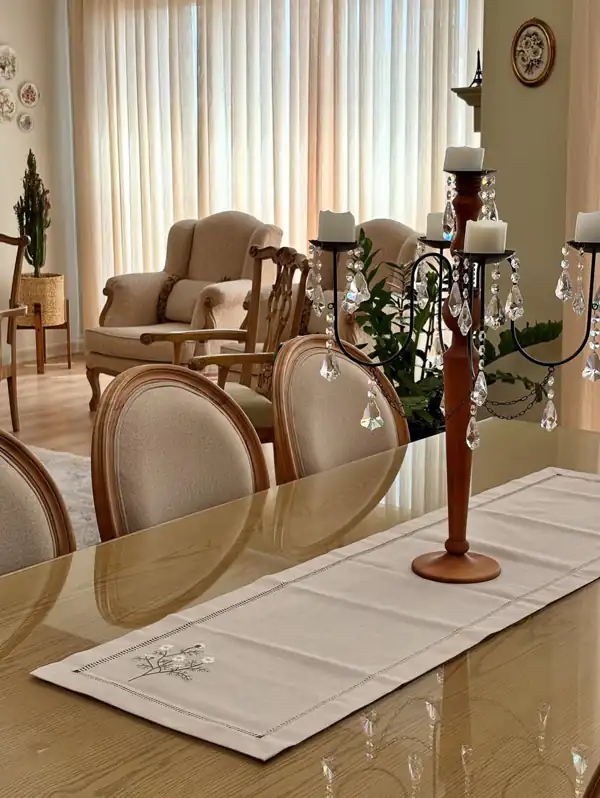 مدل چیدمان روی میز ناهار خوری