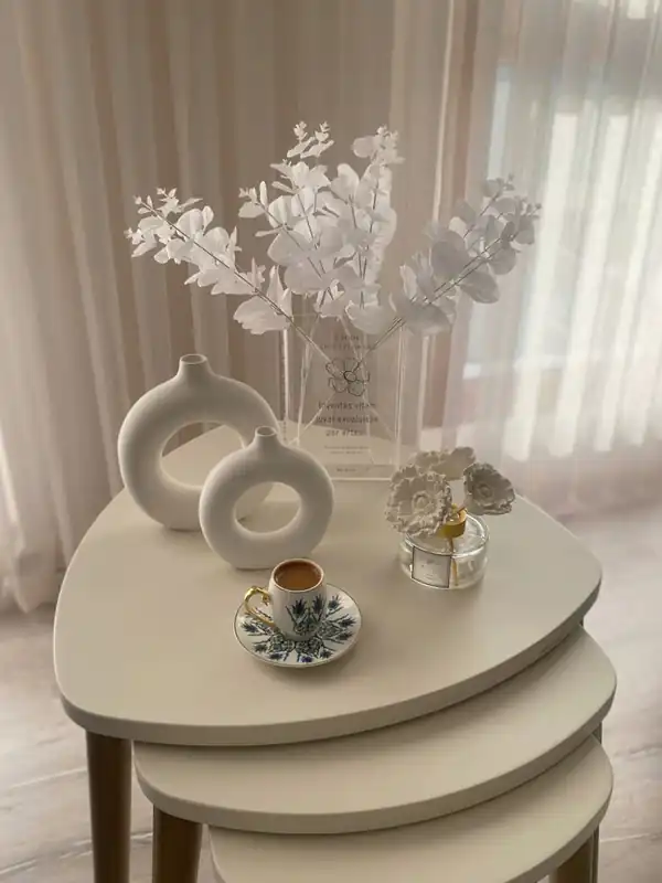 ایده های چیدمان روی میز عسلی