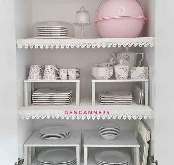 مدل چیدمان داخل کابینت بشقاب