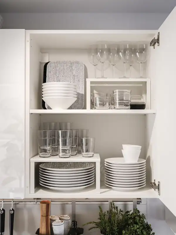 مدل چیدمان داخل کابینت بشقاب