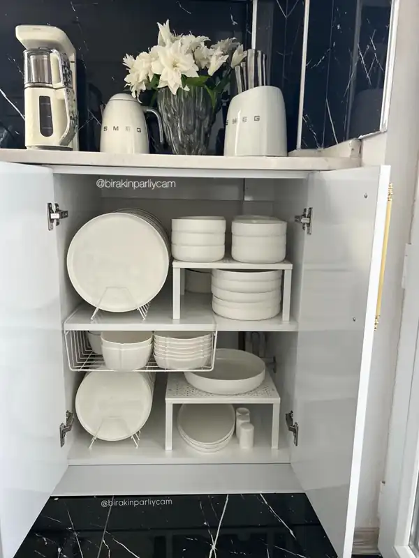 مدل چیدمان داخل کابینت بشقاب